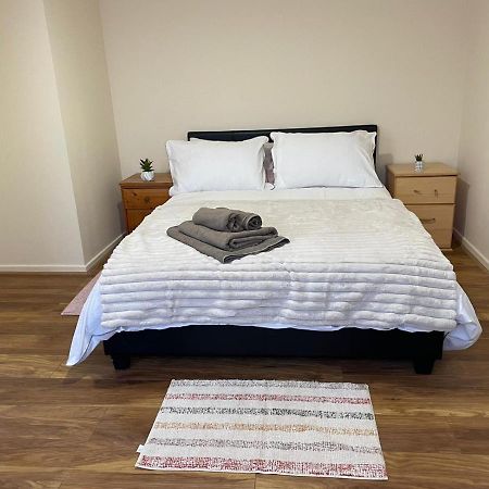 Single And Doubles Rooms Close To Central Лондон Экстерьер фото