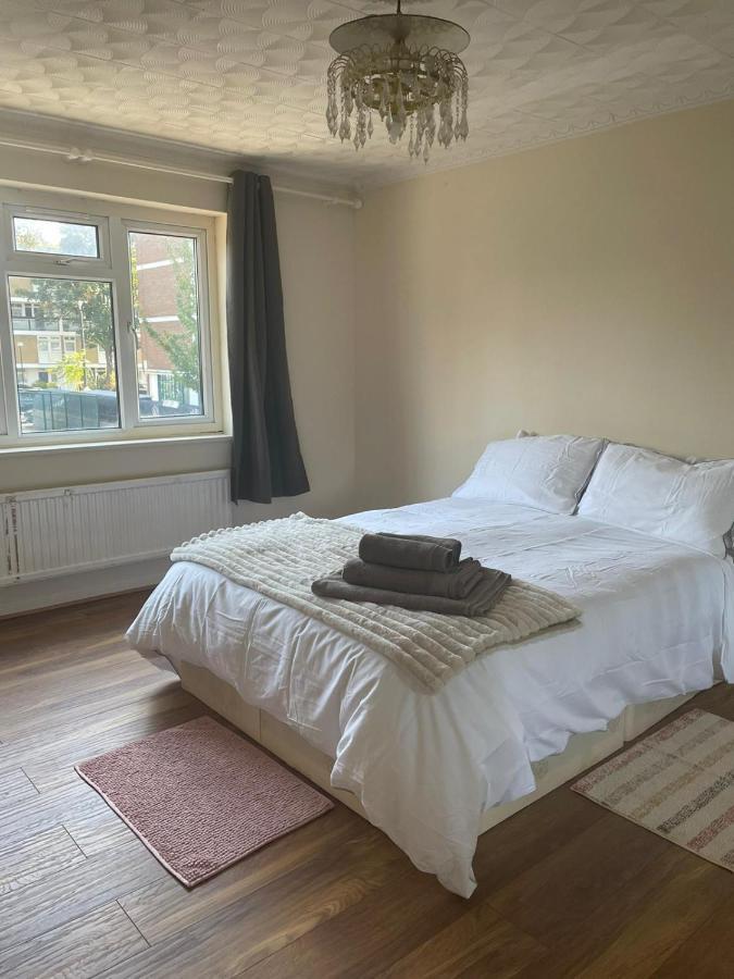 Single And Doubles Rooms Close To Central Лондон Экстерьер фото