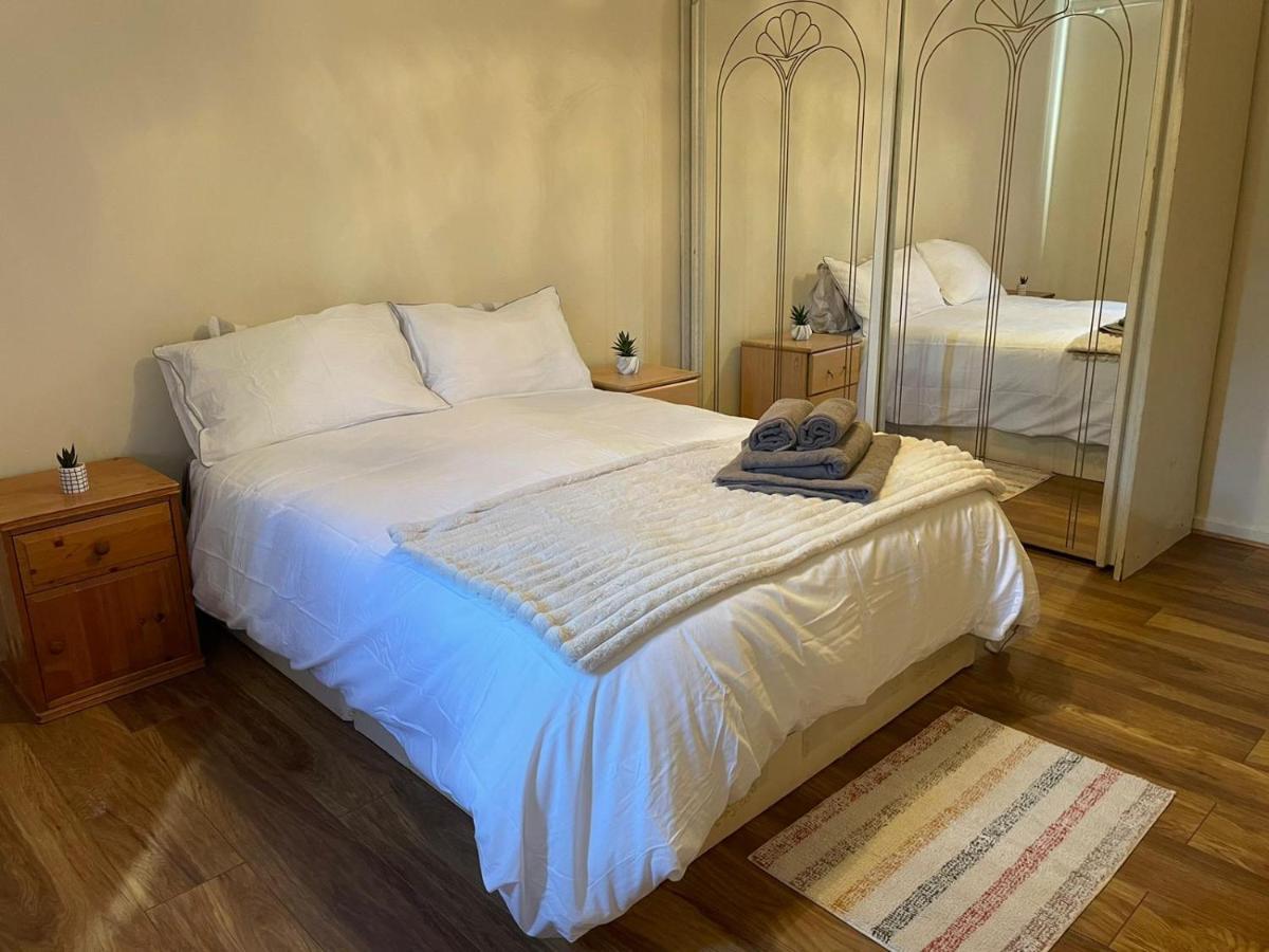 Single And Doubles Rooms Close To Central Лондон Экстерьер фото